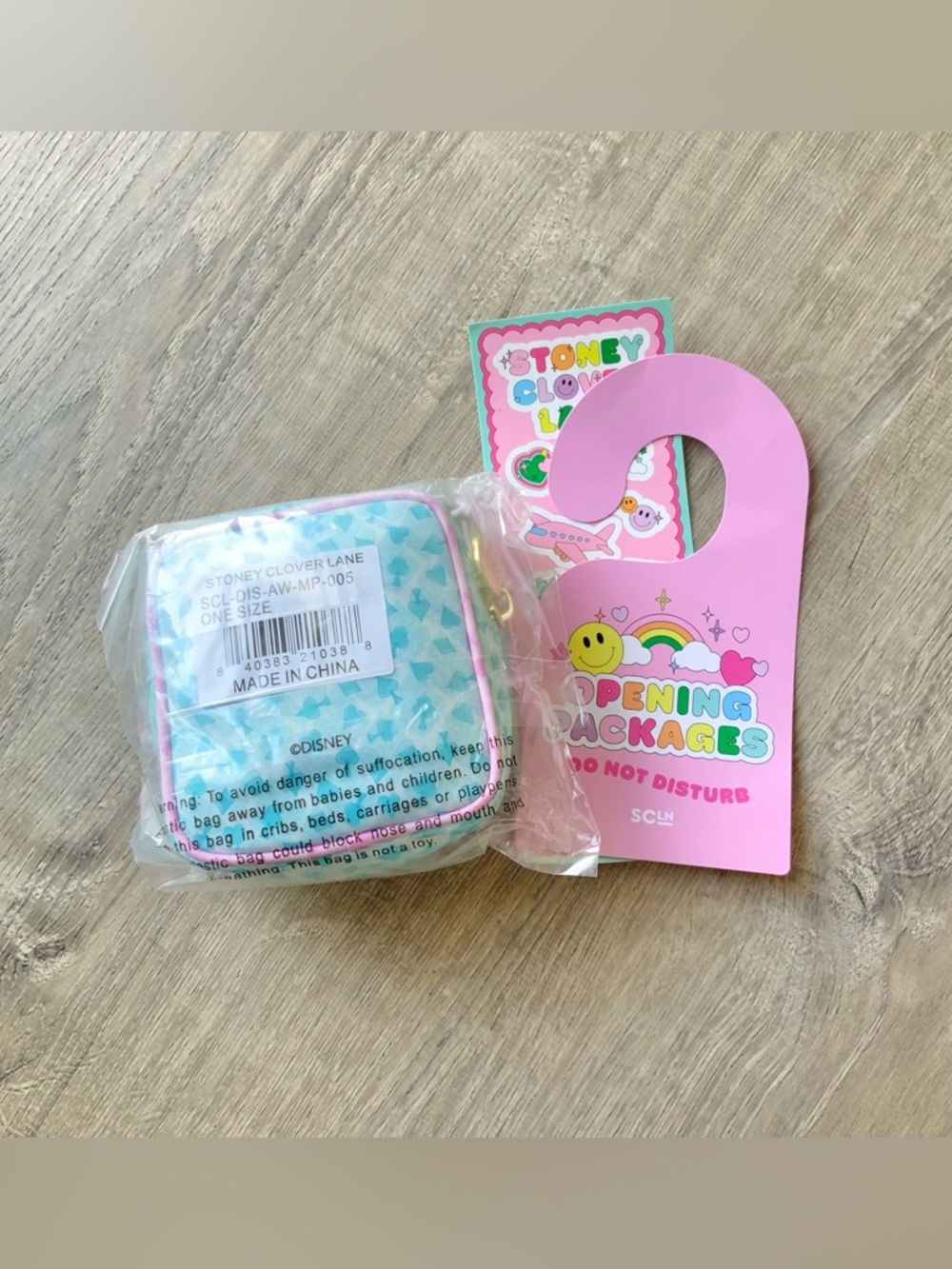 NWT☀️ Stoney Clover Lane x Disney Alice in Wonderland Mini Pouch - Picture 2 of 5